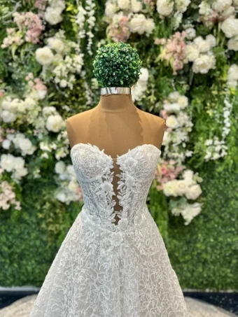 Diamond Couture Victoria #0 thumbnail