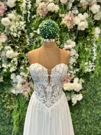 Diamond Couture Trish #0 thumbnail