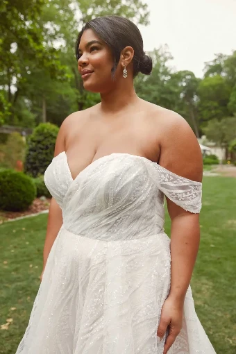 Essense of Australia - OTR Style #D3648 #17 Ivory Patterned Tulle and Organza over Ivory Gown thumbnail