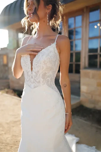 Essense of Australia - OTR Style #D4226 #4 IV-PL thumbnail